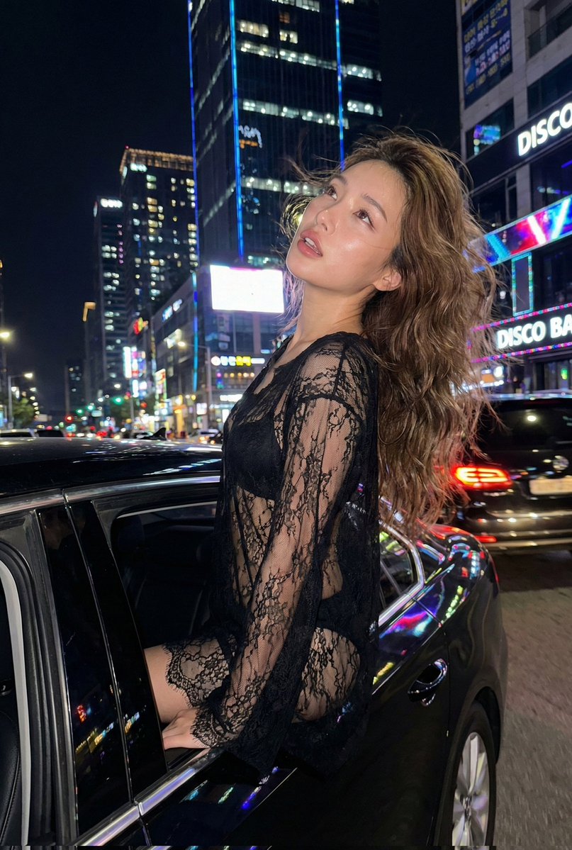 夜间都市时尚大片 豪车内景提示